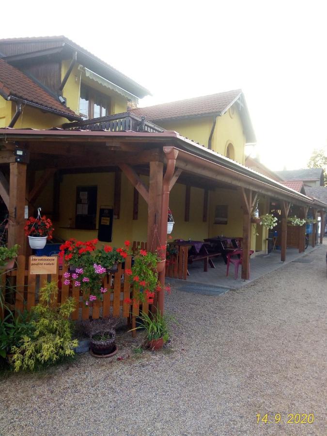 Guest House Vila Frýdštejn Εξωτερικό φωτογραφία