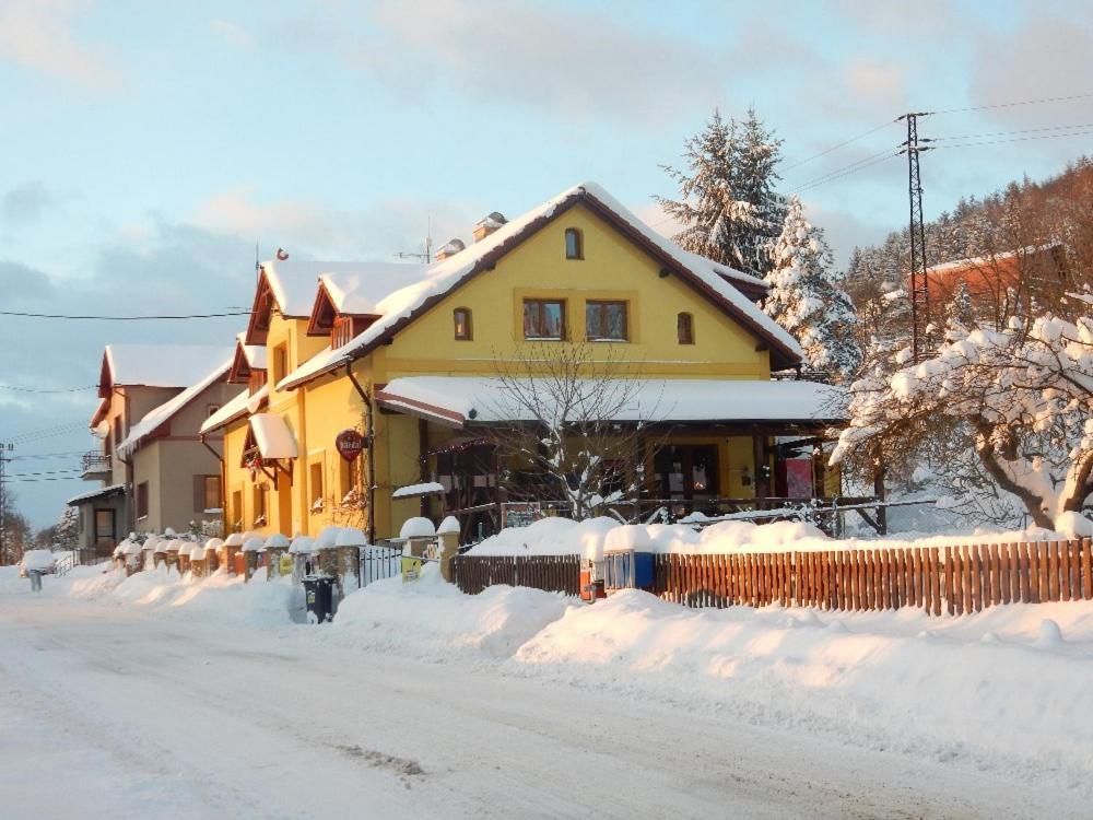 Guest House Vila Frýdštejn Εξωτερικό φωτογραφία